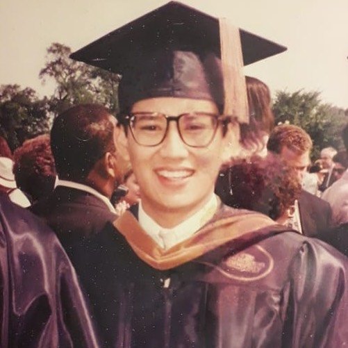 sandiaga uno unggah foto wisuda dulu