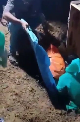 heboh jenazah pdp corona jatuh ke kubur