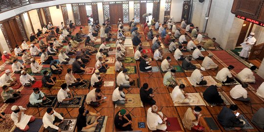 Warga Jakarta: Alhamdulillah Bisa Salat Jumat Lagi