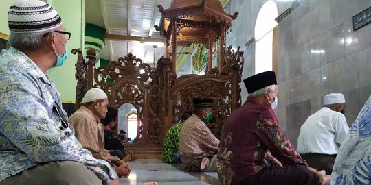 Masjid Agung Kauman Semarang Dipenuhi Jemaah Salat Jumat