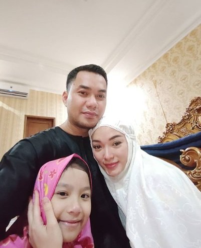 zaskia gotik foto bareng anak tirinya