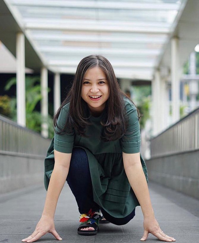 bergigi gingsul 10 seleb cantik ini selalu curi perhatian