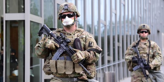 Trump Perintahkan Penarikan Mundur Pasukan Garda Nasional di Washington
