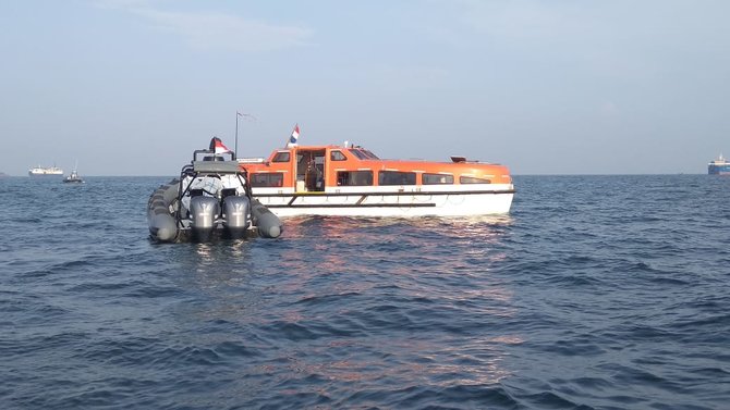 evakuasi abk wni dari kapal pesiar mv rotterdam