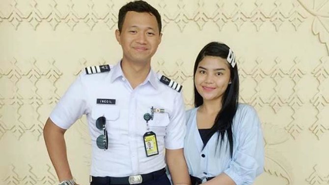 seleb menikah dengan pilot