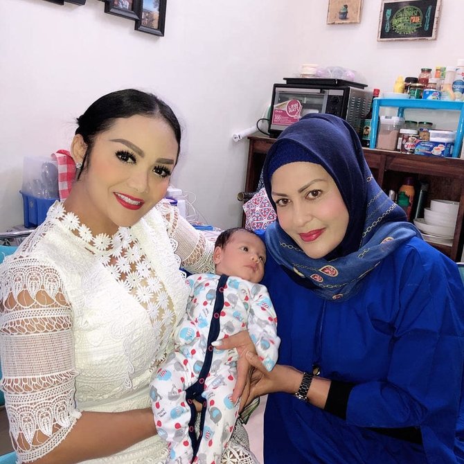 potret terbaru atha eks istri raul lemos