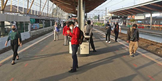 Hari Kedua Transisi PSBB, Stasiun Depok Lama Terpantau Lengang