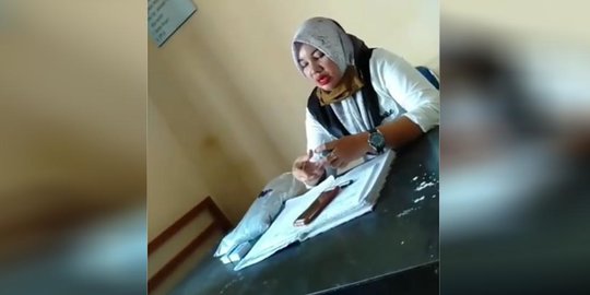 Viral Pungli Urus KTP Pegawai Kecamatan di Deli Serdang: 'Mau Cepat atau Mengantre'