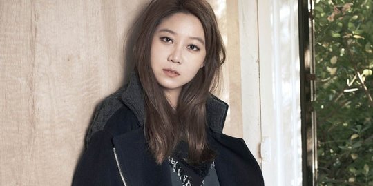 Tips Kulit Glowing dan Awet Muda ala Gong Hyo-jin