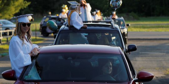 Cara Unik Sekolah AS Gelar Wisuda di Bioskop Drive-in