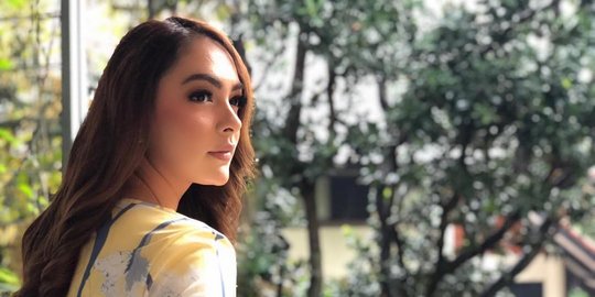 Sempat Tergiur Dunia Modeling, Ini Cerita Reisa Broto Berjuang Menjadi Dokter