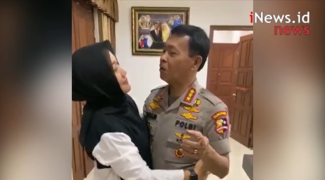 kapolri jenderal idham azis dan istri