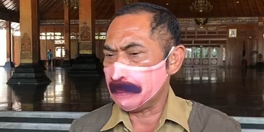 Cerita Masker Kumis Wali Kota Solo yang Terinspirasi dari Ibu-Ibu