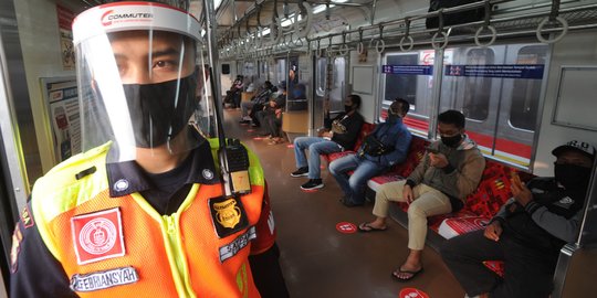 Naik KRL Jabodetabek Dibatasi 74 Penumpang Tiap Gerbong