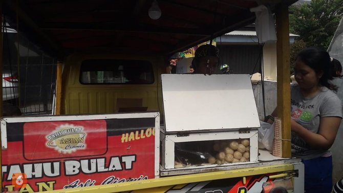 penjual tahu bulat