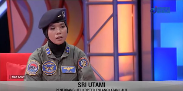 sri utami penerbang helikopter tni al