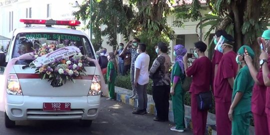 Seorang Dokter di Surabaya Meninggal akibat Covid-19