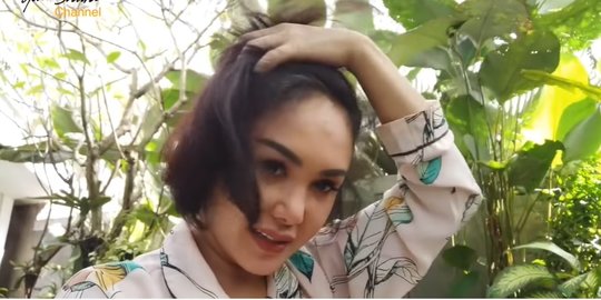 Tak Peduli Uban di Rambut, Ini Rahasia Yuni Shara yang Awet Muda di Usia 48 Tahun