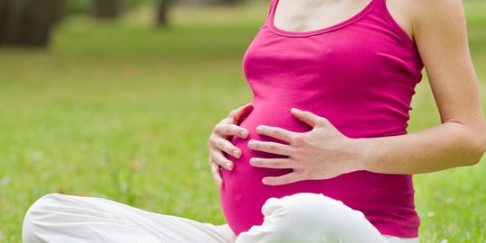 7 Cara Mengatasi Munculnya Masalah Punggung pada Saat Kehamilan