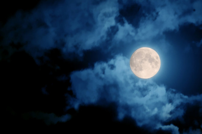 ilustrasi bulan purnama
