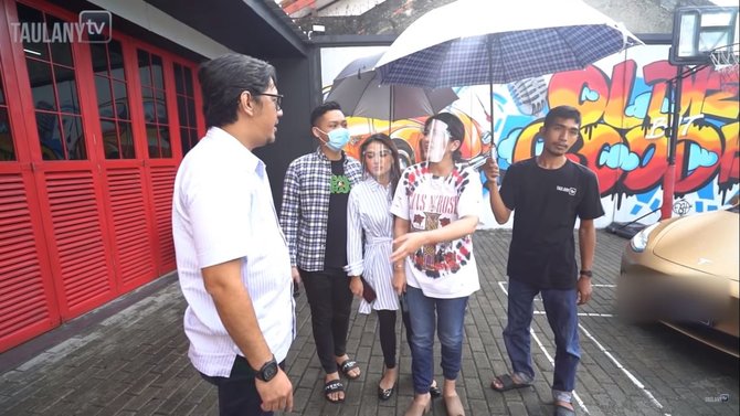 ashanty aurel amp azriel tiba tiba datangi rumah andre taulany tagih dp rumah cinere