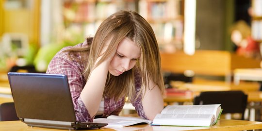 6 Jenis Makanan Dan Minuman Untuk Menghilangkan Kecemasan Dari Cokelat Hingga Kunyit Merdeka Com 6 Jenis Makanan Dan Minuman Untuk Menghilangkan Kecemasan Dari Cokelat Hingga Kunyit Merdeka Com