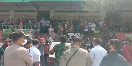 Bupati Bogor akan Tutup Pasar Cileungsi Jika Pedagang Kembali Menolak Rapid Test