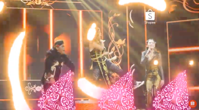 ini 6 penyanyi pria yang pernah duet dengan nella kharisma