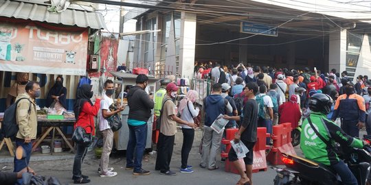 Tekan Keramaian, Perusahaan di Jakarta Wajib Terapkan Dua Shift Kerja