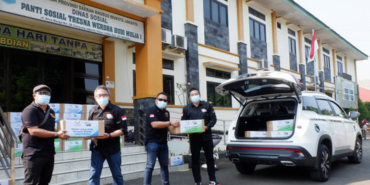 Komunitas WALI dan Wuling Bantu Lansia Masuki Kenormalan Baru di Masa Pandemi