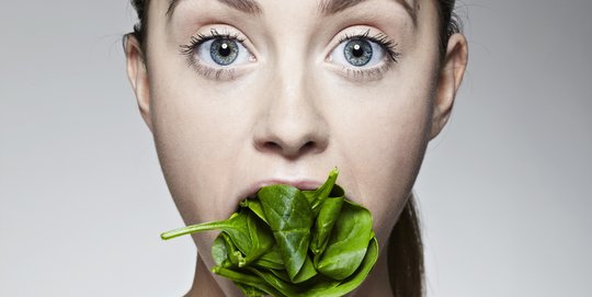 4 Buah dan Sayur yang Tanpa Disadari Dikonsumsi dengan Cara Salah