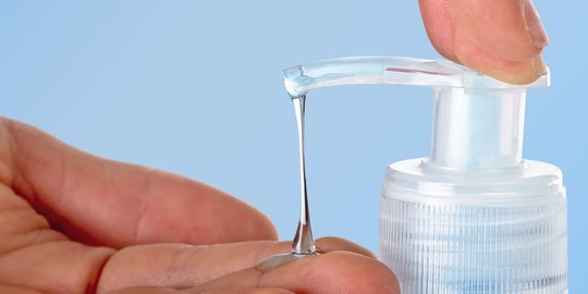 Apa yang Bakal Terjadi Pada Hand Sanitizer yang Disimpan Lama di Mobil?