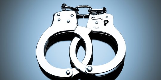 6 Pria dan 3 Wanita Digerebek Saat Pesta Miras Campur Obat Batuk