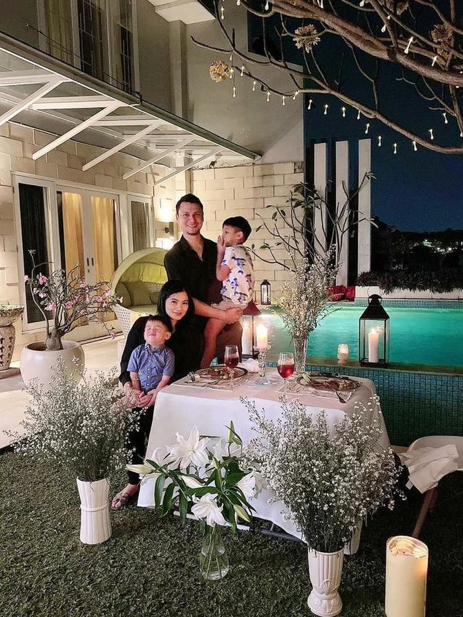 dinner romantis ala titi kamal amp christian sugiono