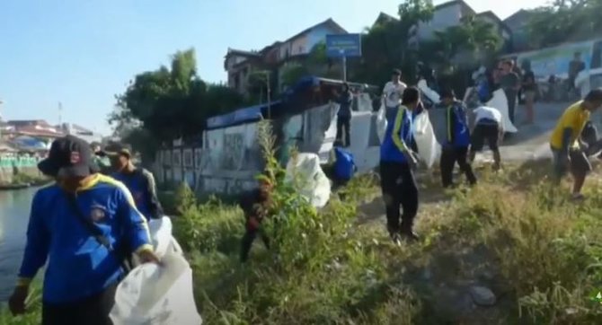 gerakan garuk sampah