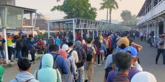 Senin Siang, KRL Angkut 160.946 Penumpang, Naik 12 Persen Dibanding saat PSBB