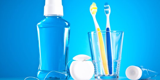 4 Manfaat Obat Kumur Bagi Kesehatan Gigi dan Mulut, Gunakan Secara Tepat
