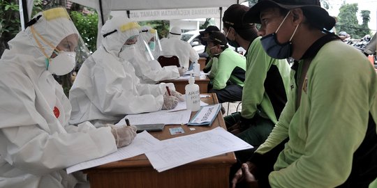 Pegawai Kantor Kecamatan Jalani Tes Swab Covid-19