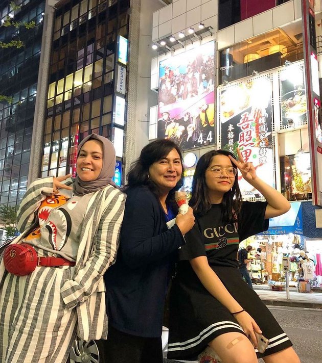 astrid kuya dan ibunda