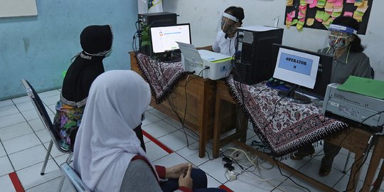 Memantau Penerimaan Siswa Baru di Ibu Kota Kala Pandemi