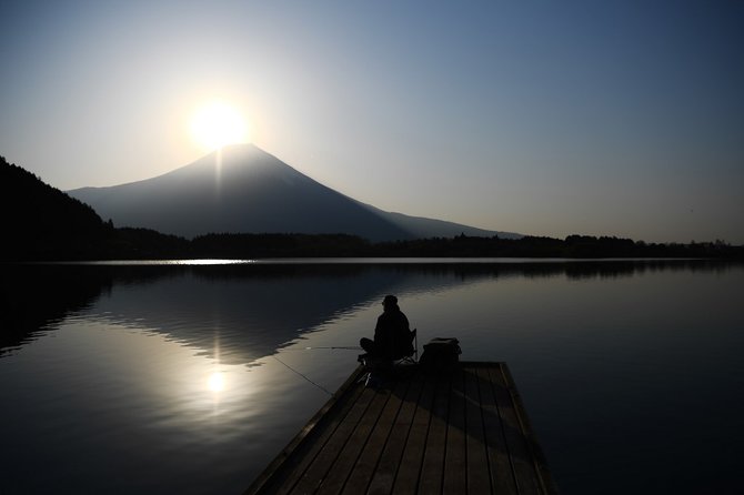 matahari terbit di atas gunung fuji