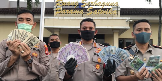 Patroli, Tim Jaguar Ringkus 3 Pengedar Uang Asing Palsu Senilai Rp41 M