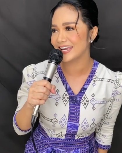 krisdayanti nyanyi lagu banyu langit