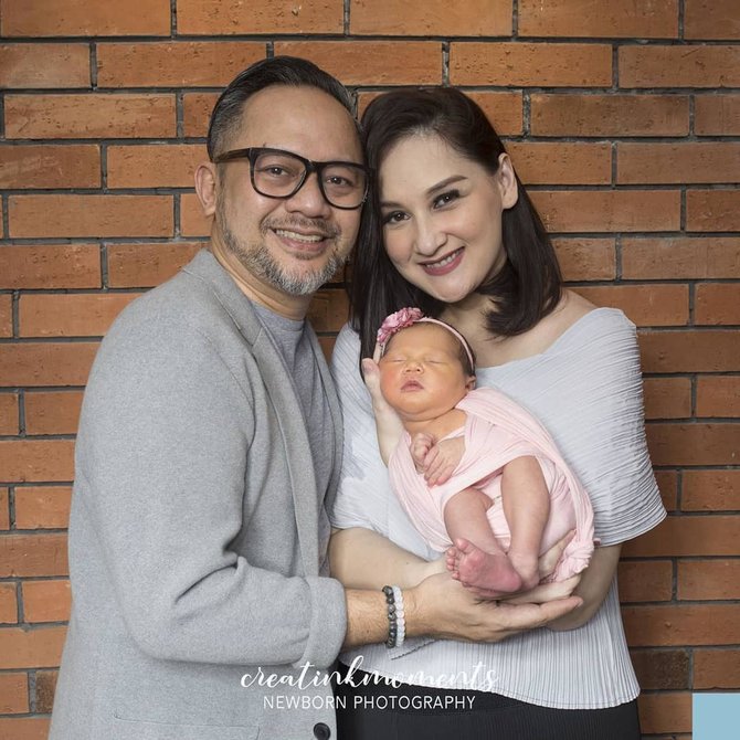 kelahiran anak keempat mona ratuliu