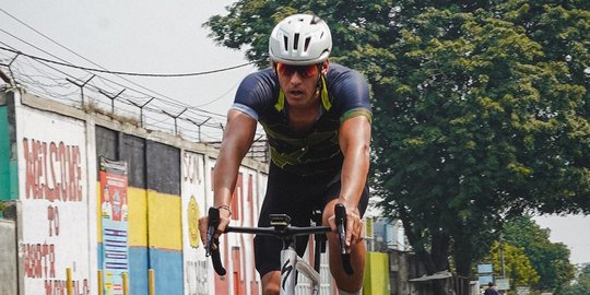 Wow! 7 Potret Richard Kyle Saat Gowes dari Jakarta ke Bandung Sejauh 170 km
