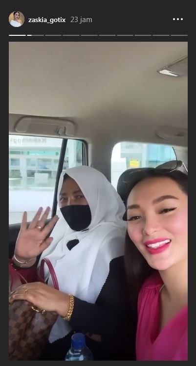 setelah menikah ini 5 momen pertemuan pertama kalinya zaskia gotik dengan ibu mertua
