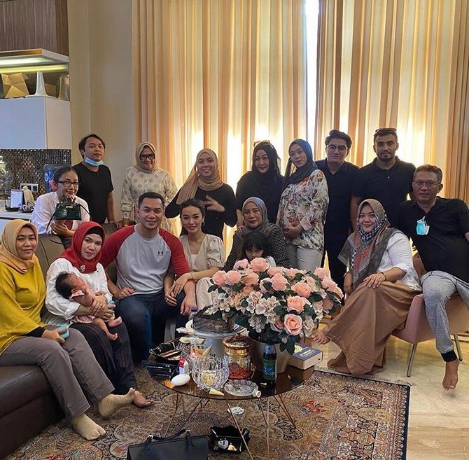setelah menikah ini 5 momen pertemuan pertama kalinya zaskia gotik dengan ibu mertua