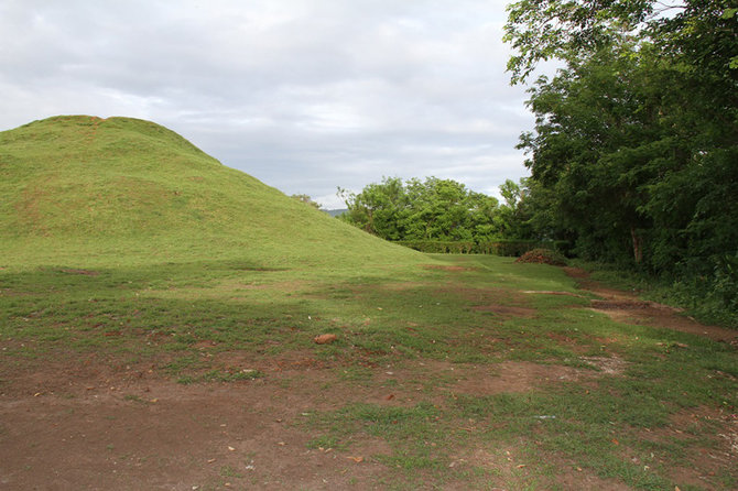 candi abang