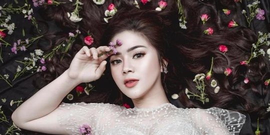 7 Pesona Felycia Angelista, Disebut Mirip Da Kyung 'The World of The Married'