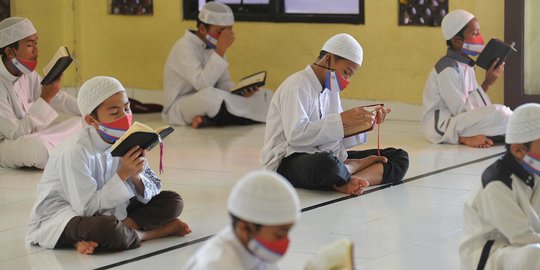 Menko PMK: Pesantren Tempat Paling Aman Belajar, Jangan Langgar Protokol Kesehatan